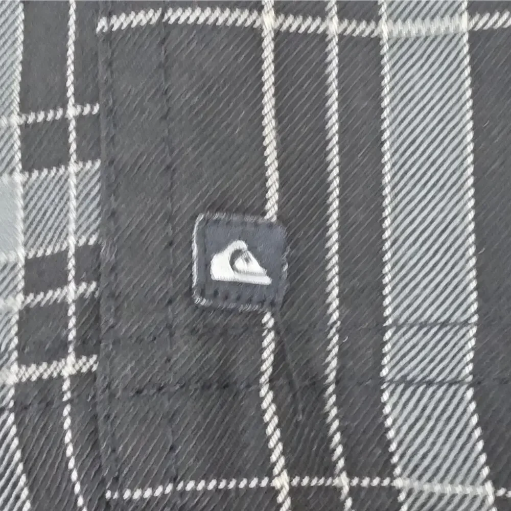 Y2K Quiksilver Men’s Black/Gray Plaid Chino Shorts Flat Pockets Applied Logo 34
